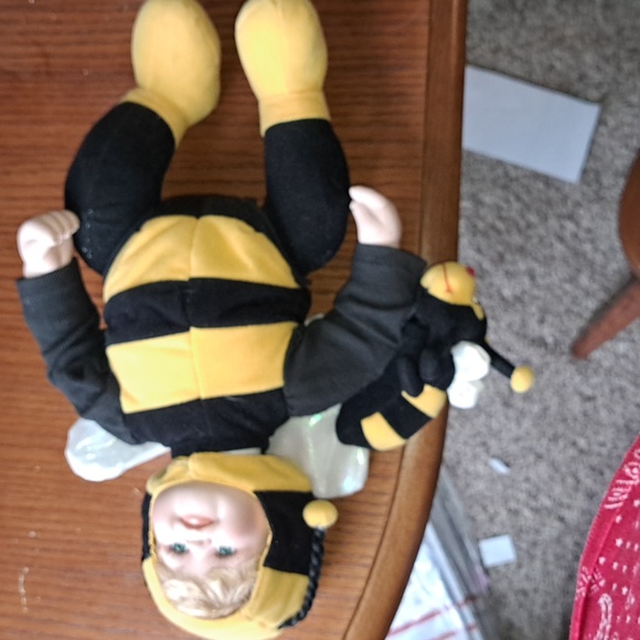 Porcelain Bumblebee doll, 15 in with rotating shoulders - Picture 4 of 4